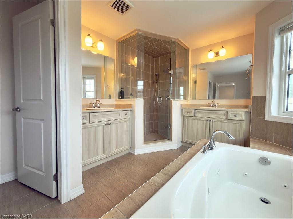 3147 Carding Mill Trail, Oakville, ON - Indoor Photo Showing Bathroom