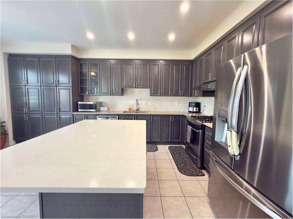 3147 Carding Mill Trail, Oakville, ON - Indoor Photo Showing Kitchen With Double Sink With Upgraded Kitchen