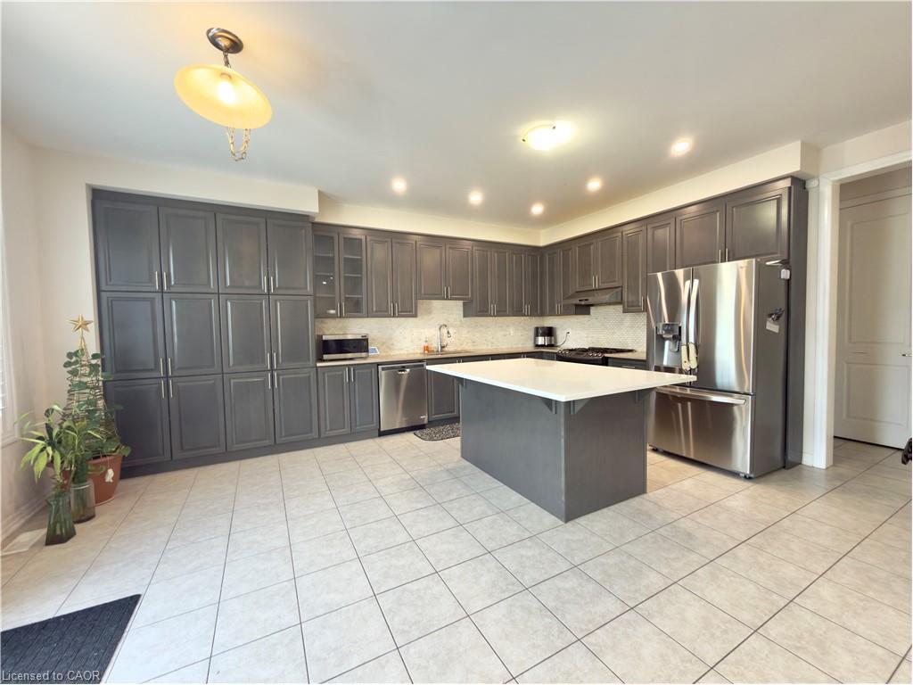 3147 Carding Mill Trail, Oakville, ON - Indoor Photo Showing Kitchen With Upgraded Kitchen