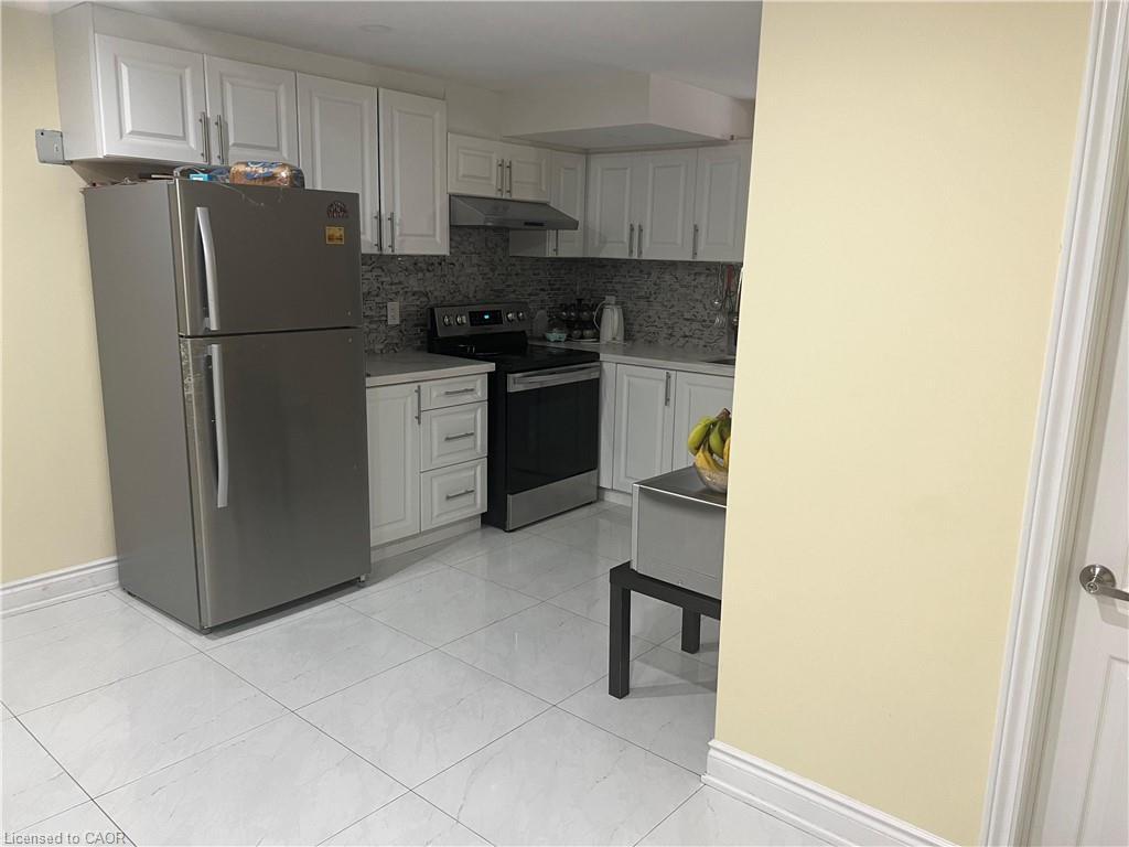Lower-47 Olivia Marie Road, Brampton, ON - Indoor Photo Showing Kitchen