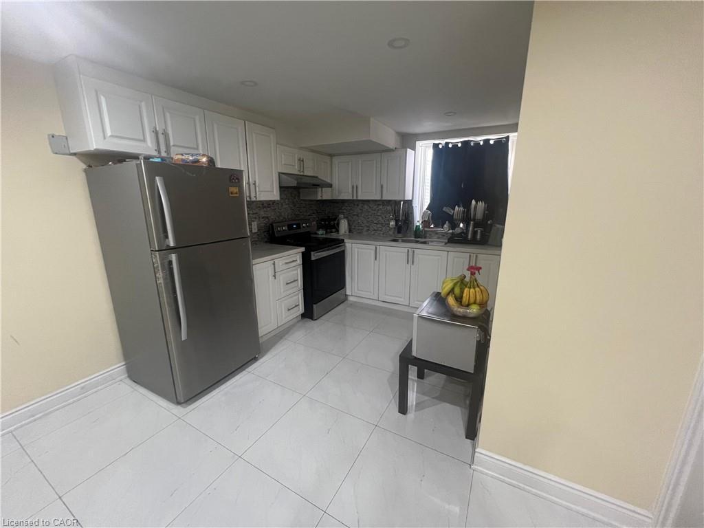 Lower-47 Olivia Marie Road, Brampton, ON - Indoor Photo Showing Kitchen