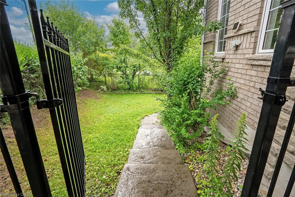 Lower-5410 Duchess Court, Burlington, ON - Outdoor