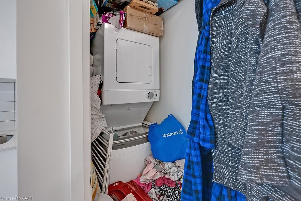 415-509 Dundas Street W, Oakville, ON -