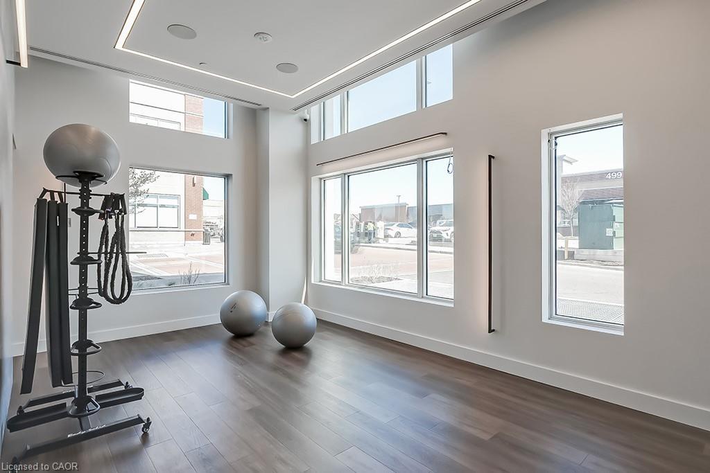 415-509 Dundas Street W, Oakville, ON - Indoor Photo Showing Other Room