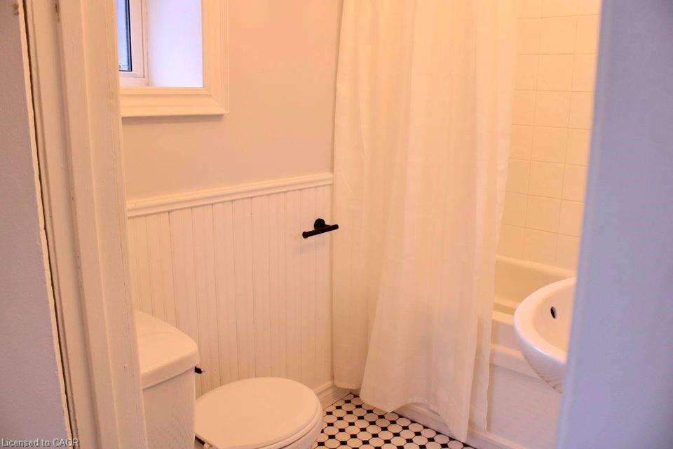 1-102 Grant Avenue, Hamilton, ON - Indoor Photo Showing Bathroom