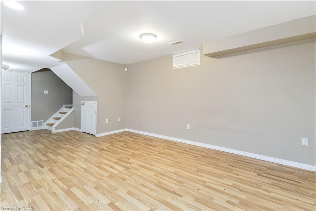 21 Axford Parkway, St. Thomas, ON - Indoor Photo Showing Other Room