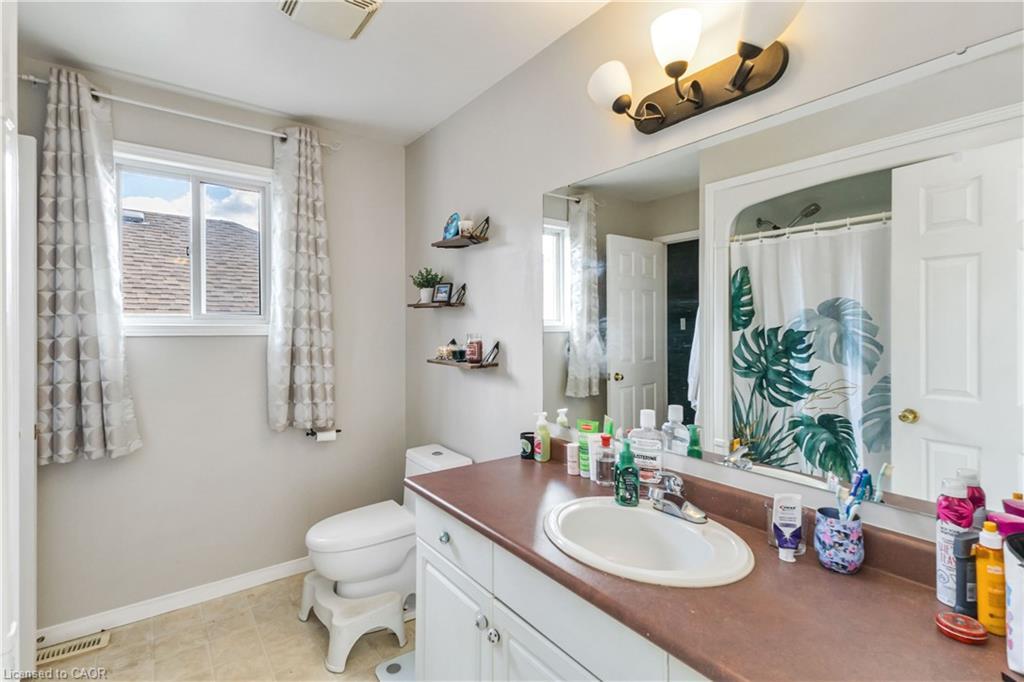 21 Axford Parkway, St. Thomas, ON - Indoor Photo Showing Bathroom