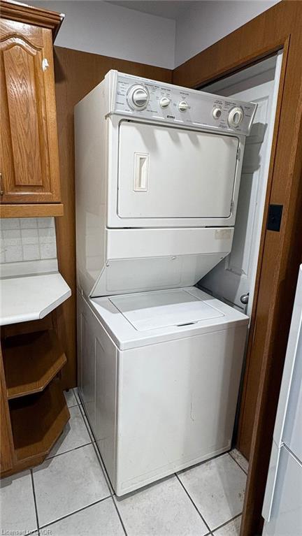 25 Munroe Street, Kitchener, ON - Indoor Photo Showing Laundry Room