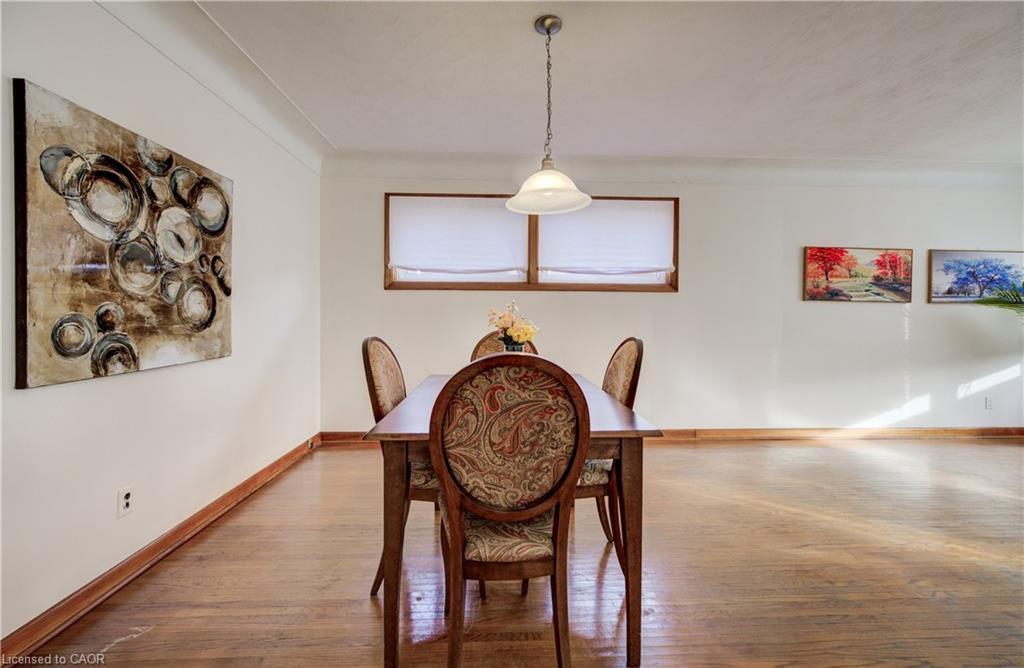 150 Howard Avenue, Hamilton, ON - Indoor Photo Showing Dining Room