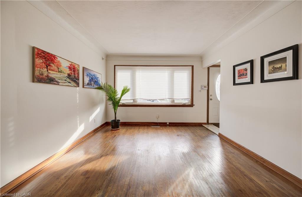 150 Howard Avenue, Hamilton, ON - Indoor Photo Showing Other Room