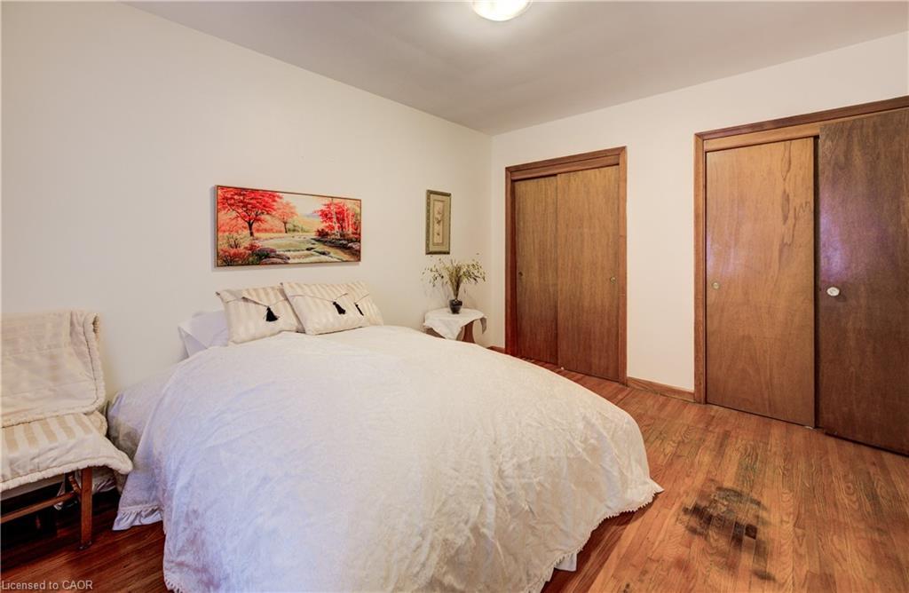150 Howard Avenue, Hamilton, ON - Indoor Photo Showing Bedroom