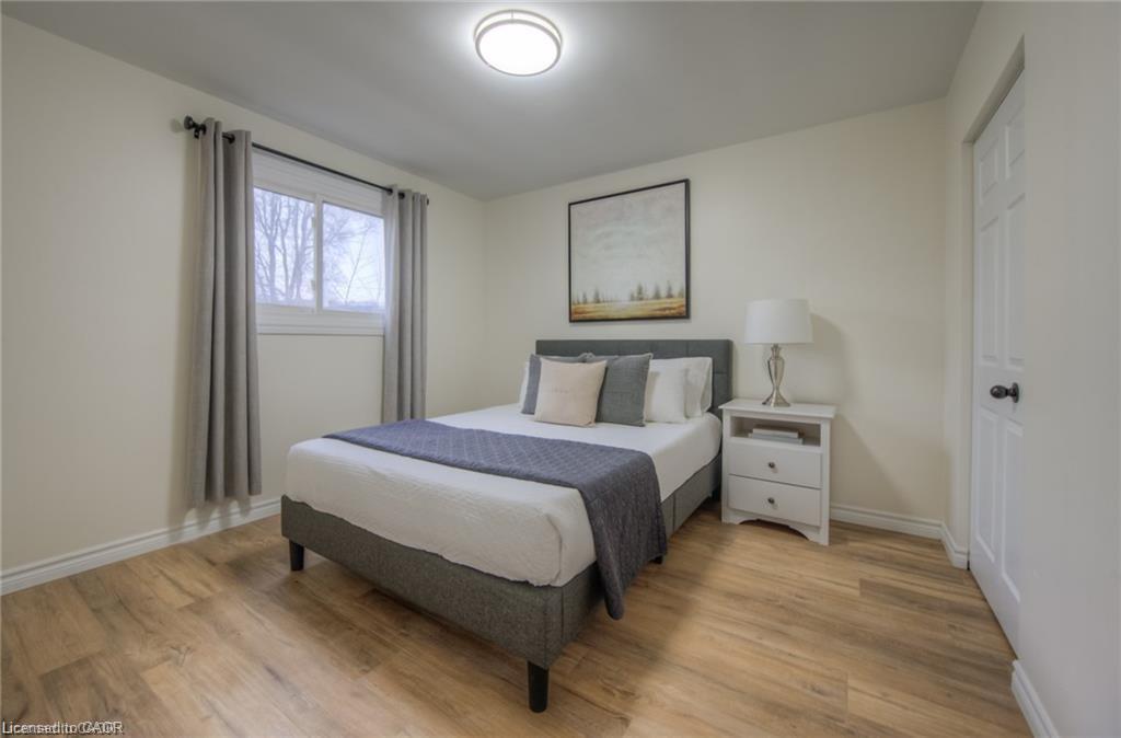 248 Cyrus Street, Cambridge, ON - Indoor Photo Showing Bedroom