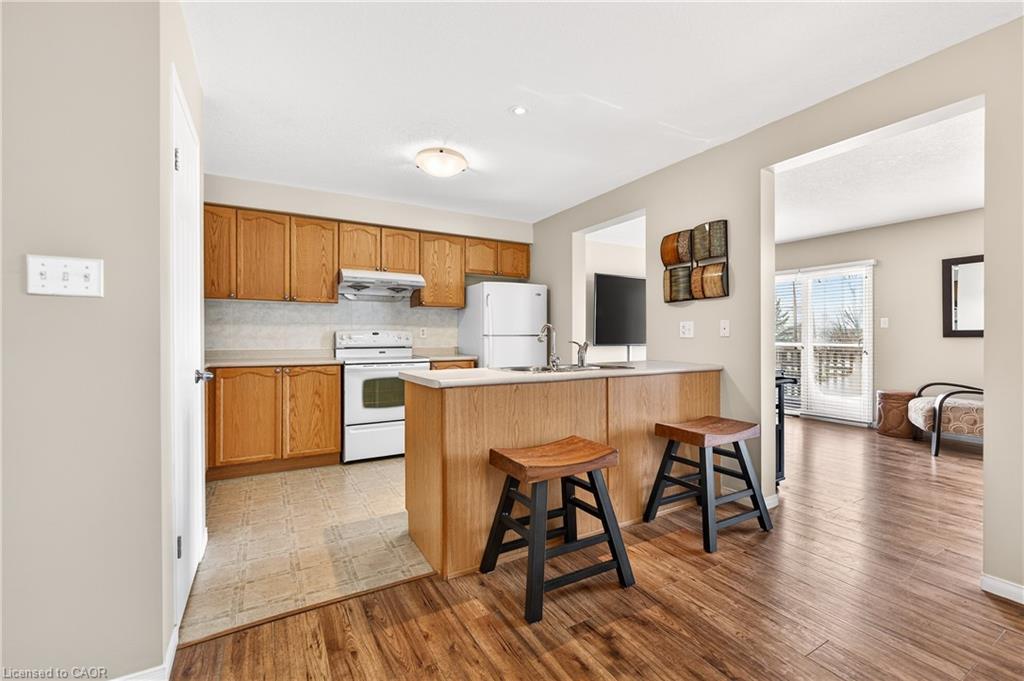 775 Karlsfeld Road, Waterloo, ON - Indoor Photo Showing Kitchen