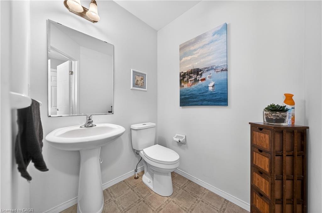 775 Karlsfeld Road, Waterloo, ON - Indoor Photo Showing Bathroom