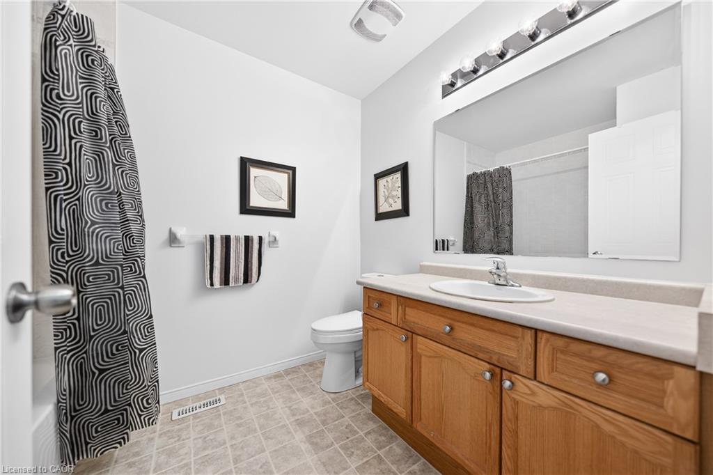 775 Karlsfeld Road, Waterloo, ON - Indoor Photo Showing Bathroom