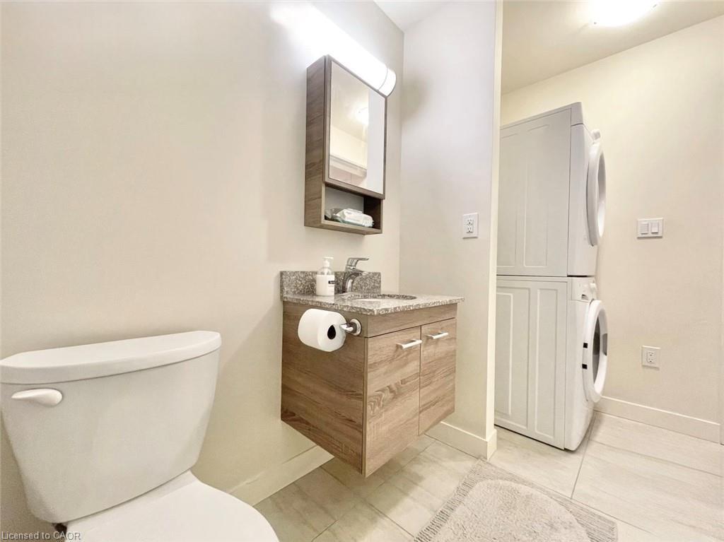 1903-318 Spruce Street, Waterloo, ON - Indoor Photo Showing Bathroom