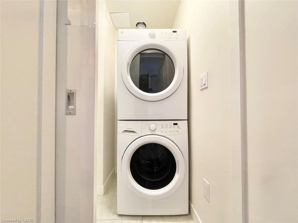 1903-318 Spruce Street, Waterloo, ON - Indoor Photo Showing Laundry Room