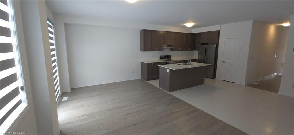 925 Douro Street, Stratford, ON - Indoor