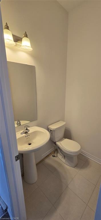 925 Douro Street, Stratford, ON - Indoor Photo Showing Bathroom