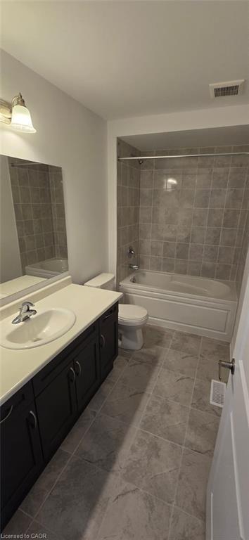 925 Douro Street, Stratford, ON - Indoor Photo Showing Bathroom