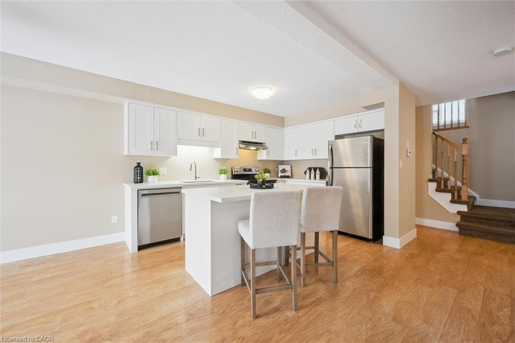 298 Sophia Crescent, Kitchener, ON - Indoor Photo Showing Kitchen With Stainless Steel Kitchen