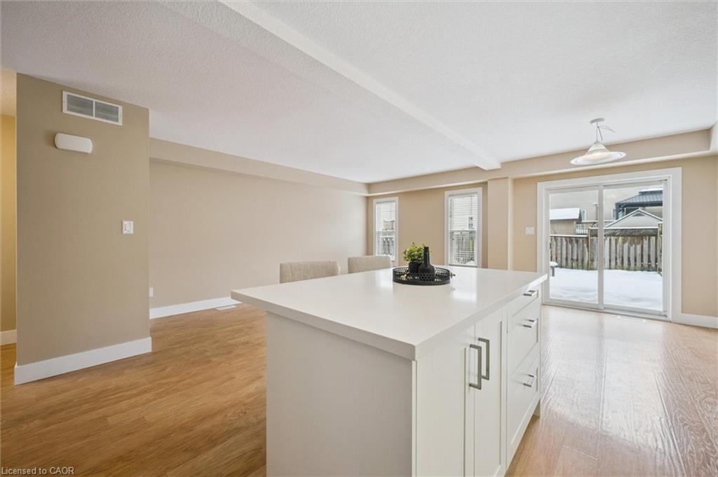 298 Sophia Crescent, Kitchener, ON - Indoor Photo Showing Kitchen