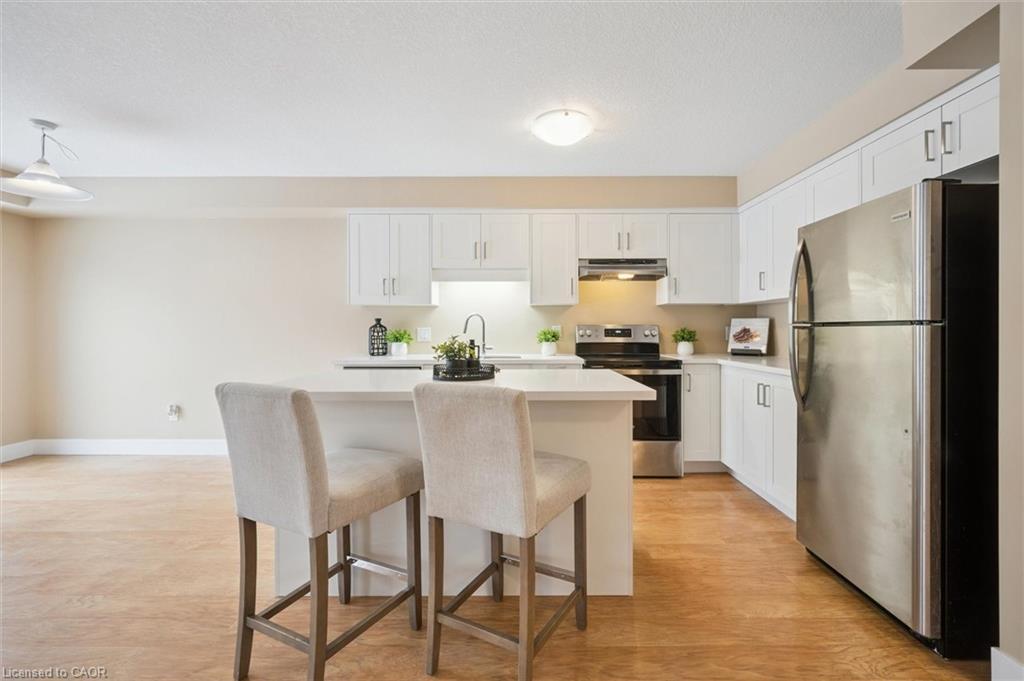 298 Sophia Crescent, Kitchener, ON - Indoor Photo Showing Other Room