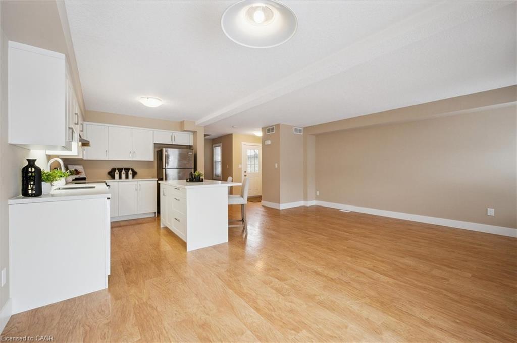 298 Sophia Crescent, Kitchener, ON - Indoor Photo Showing Kitchen