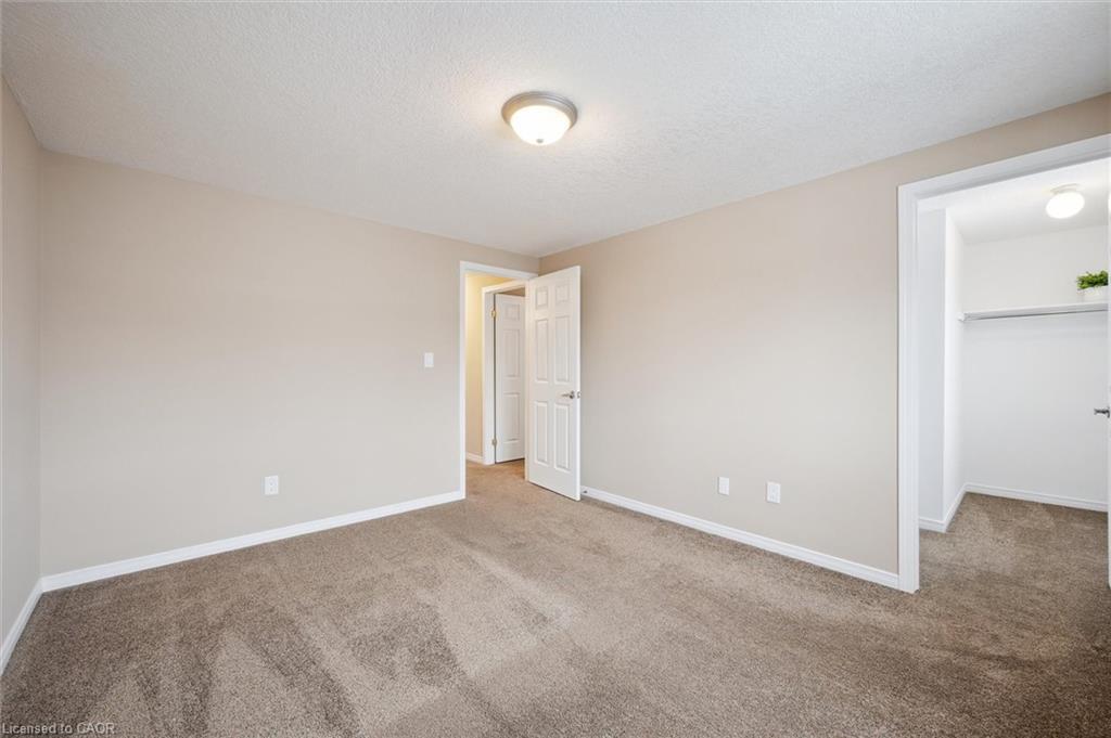 298 Sophia Crescent, Kitchener, ON - Indoor Photo Showing Other Room