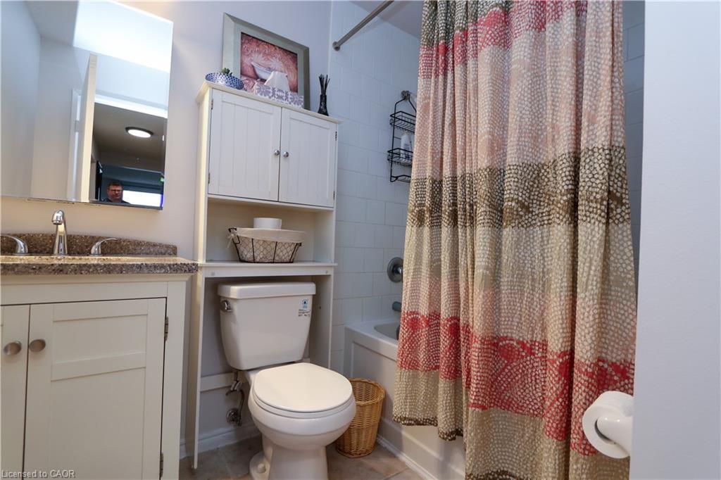 919-200 Jamieson Parkway, Cambridge, ON - Indoor Photo Showing Bathroom
