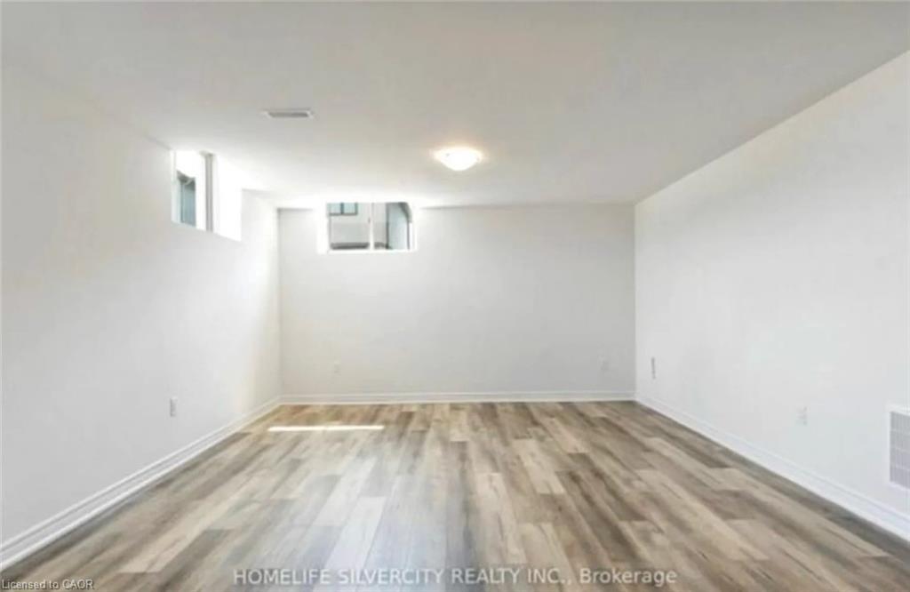 Lower-23 Holder Drive, Brantford, ON - Indoor Photo Showing Other Room