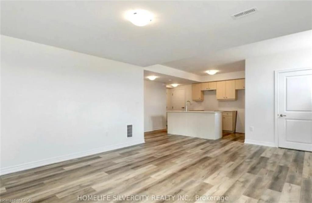 Lower-23 Holder Drive, Brantford, ON - Indoor Photo Showing Kitchen
