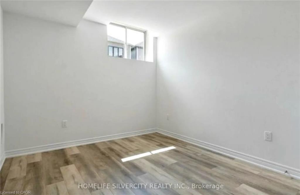 Lower-23 Holder Drive, Brantford, ON - Indoor Photo Showing Other Room