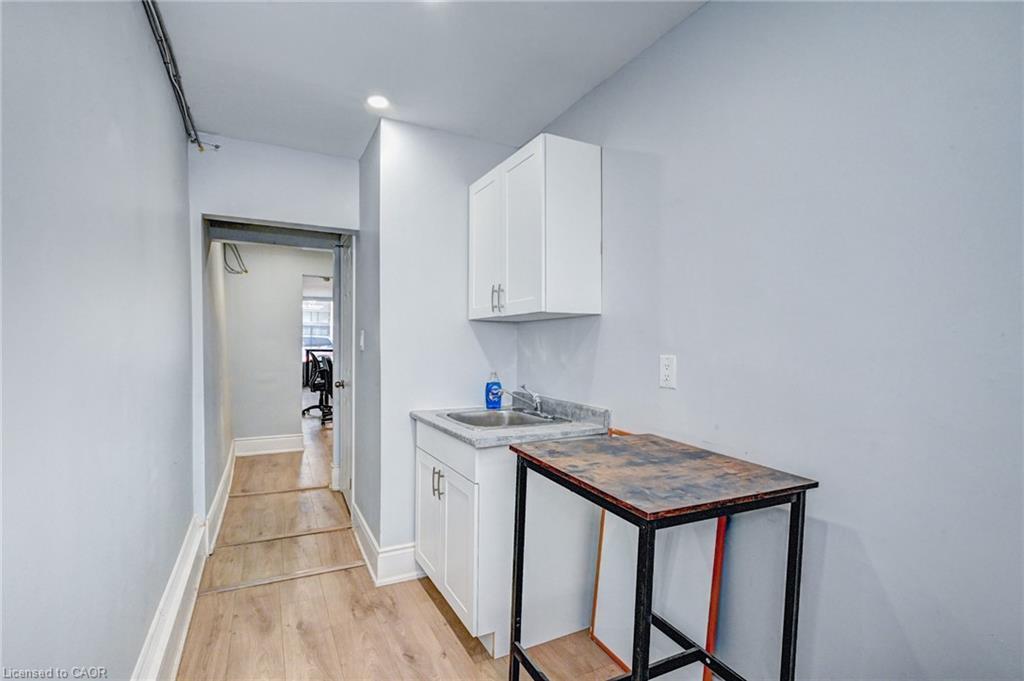 15 Ainslie Street N, Cambridge, ON