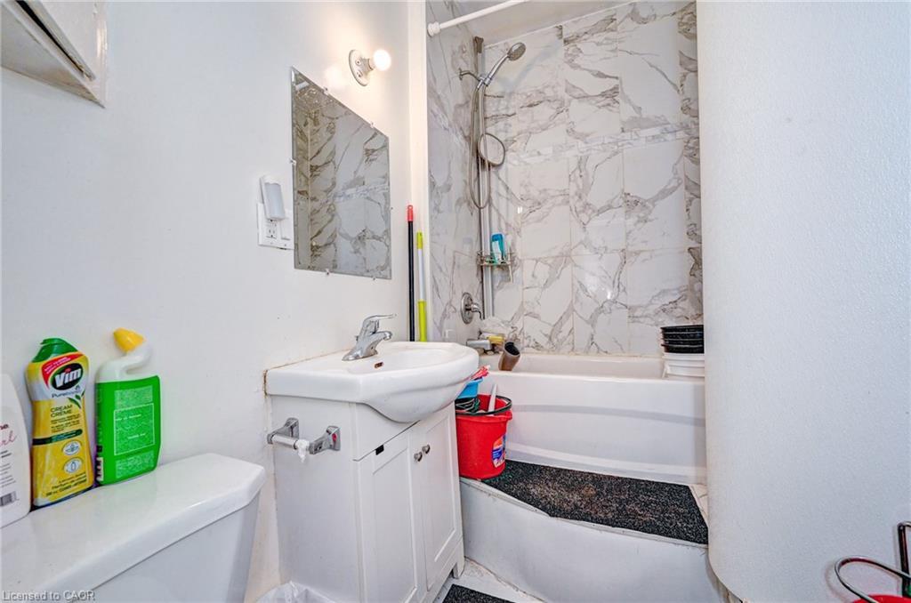 15 Ainslie Street N, Cambridge, ON