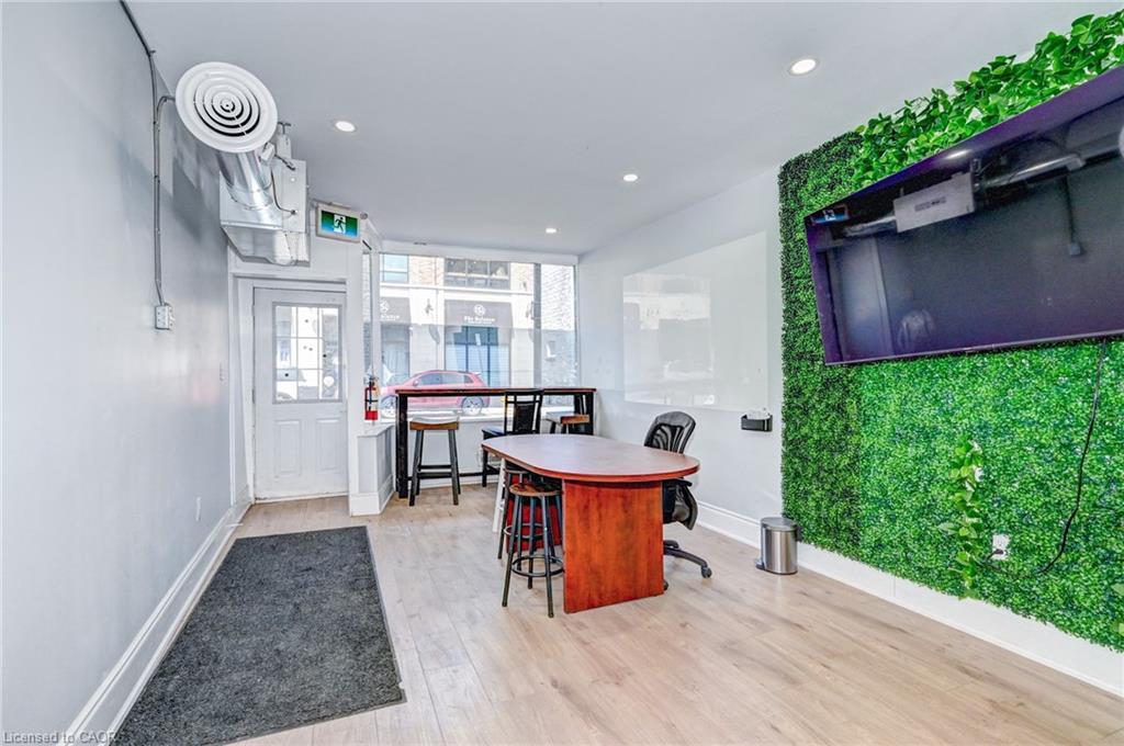 15 Ainslie Street N, Cambridge, ON