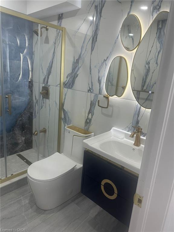 5349 Tenth Line W, Mississauga, ON - Indoor Photo Showing Bathroom