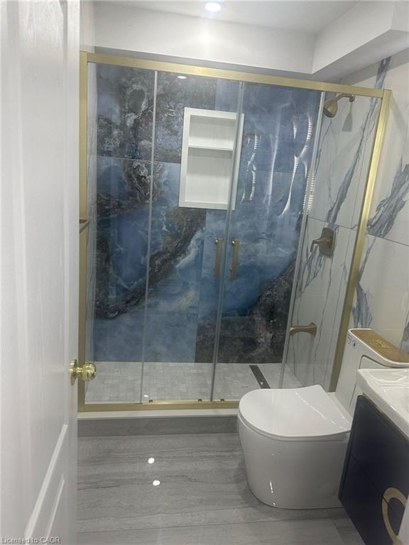 5349 Tenth Line W, Mississauga, ON - Indoor Photo Showing Bathroom