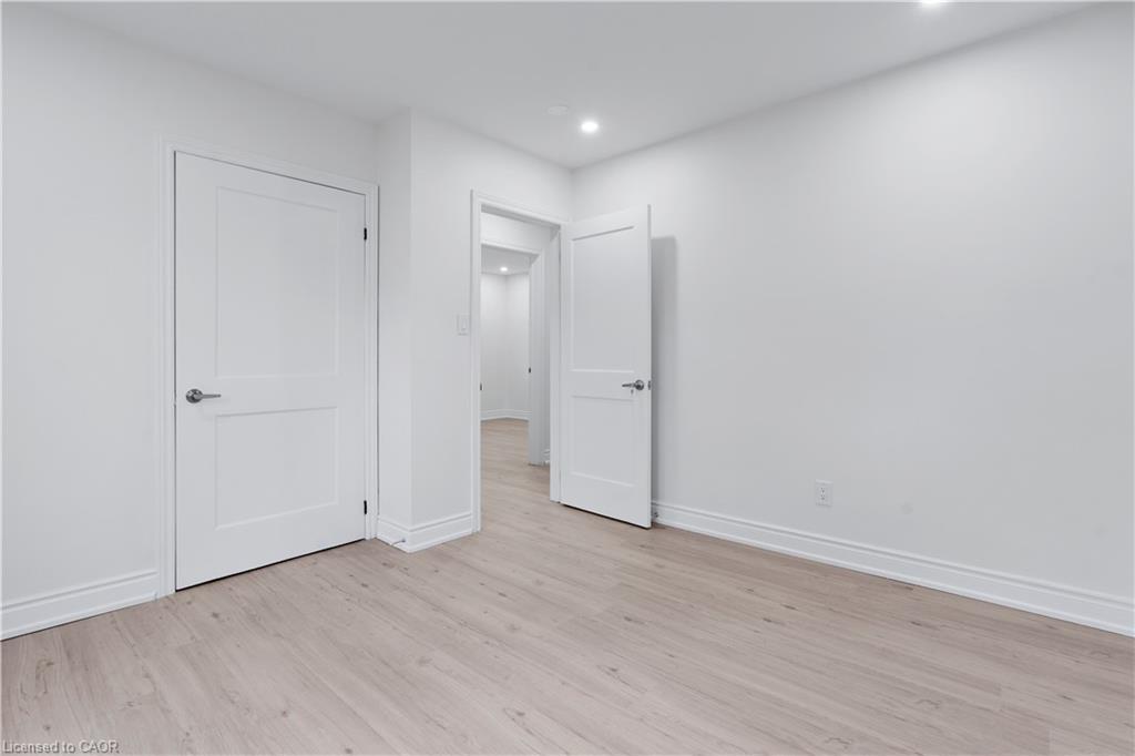 Upper-210 Mackan Street, Thorold, ON - Indoor Photo Showing Other Room