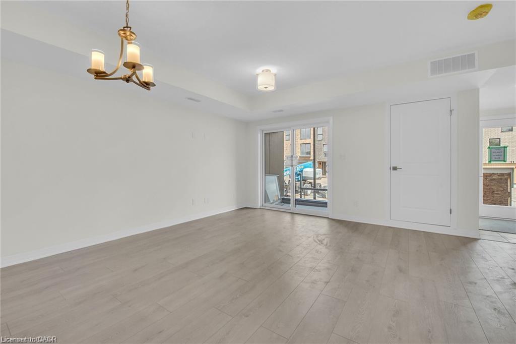 C017-10 Urbane Boulevard, Kitchener, ON - Indoor