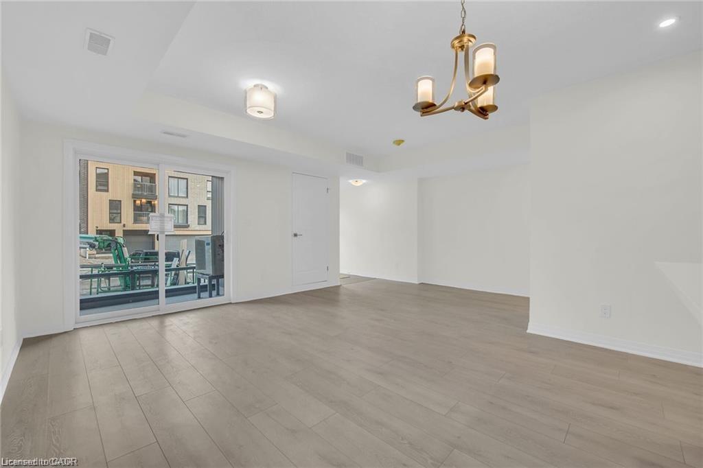 C017-10 Urbane Boulevard, Kitchener, ON - Indoor