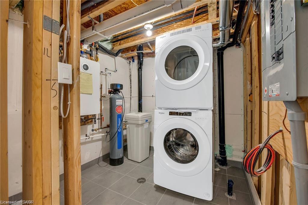 C017-10 Urbane Boulevard, Kitchener, ON - Indoor Photo Showing Laundry Room