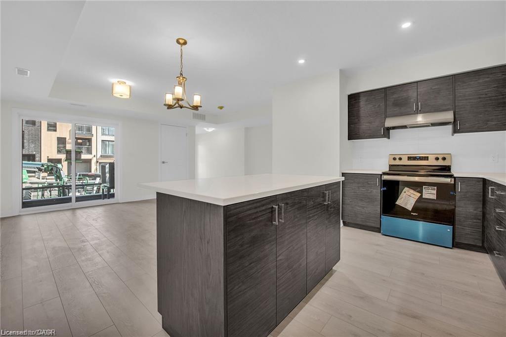 C017-10 Urbane Boulevard, Kitchener, ON - Indoor Photo Showing Kitchen With Upgraded Kitchen