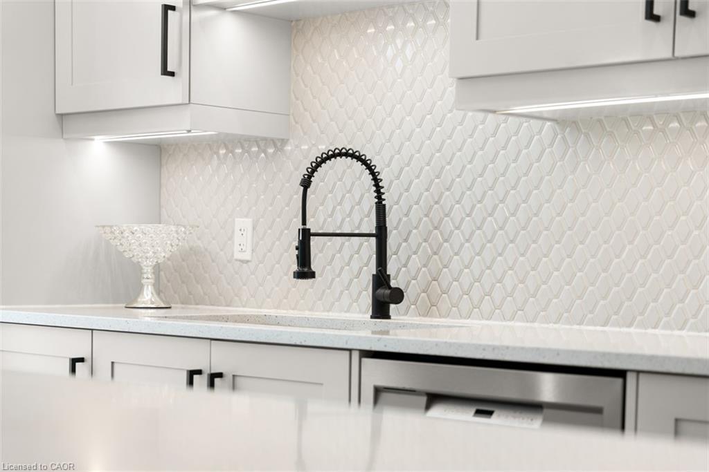 12 Lindsay Way, Grimsby, ON - Indoor