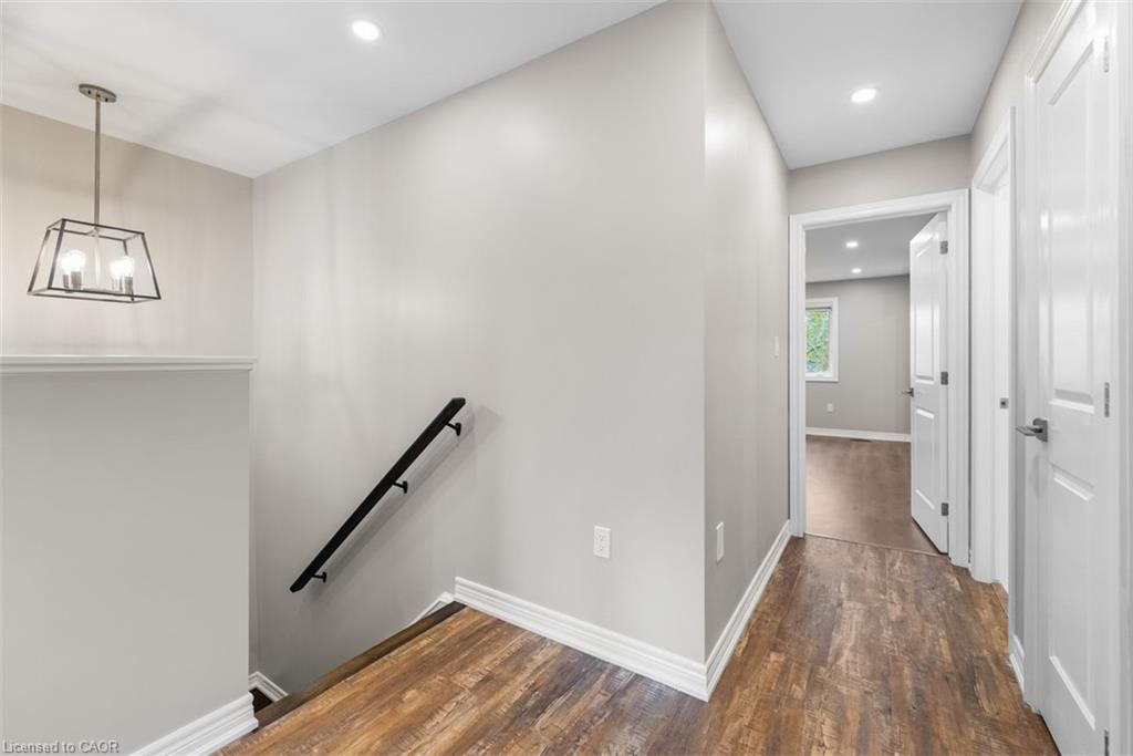 12 Lindsay Way, Grimsby, ON - Indoor Photo Showing Other Room