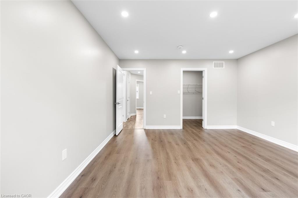 12 Lindsay Way, Grimsby, ON - Indoor Photo Showing Other Room