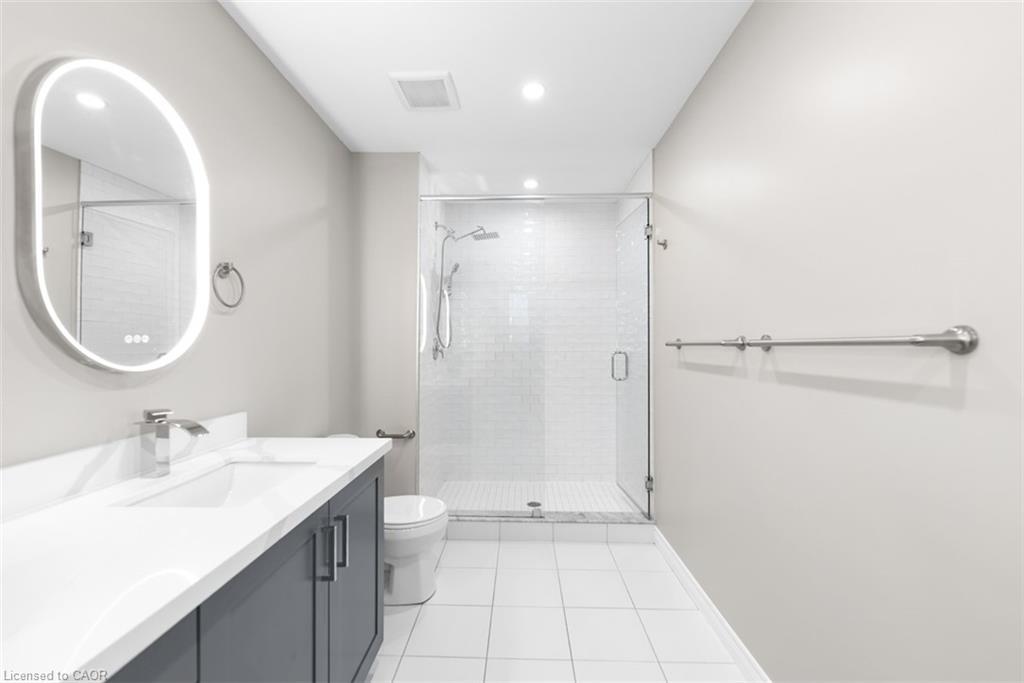 12 Lindsay Way, Grimsby, ON - Indoor Photo Showing Bathroom