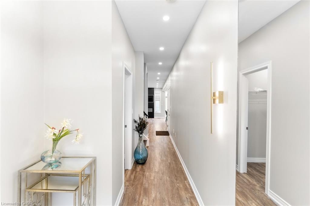 12 Lindsay Way, Grimsby, ON - Indoor Photo Showing Other Room