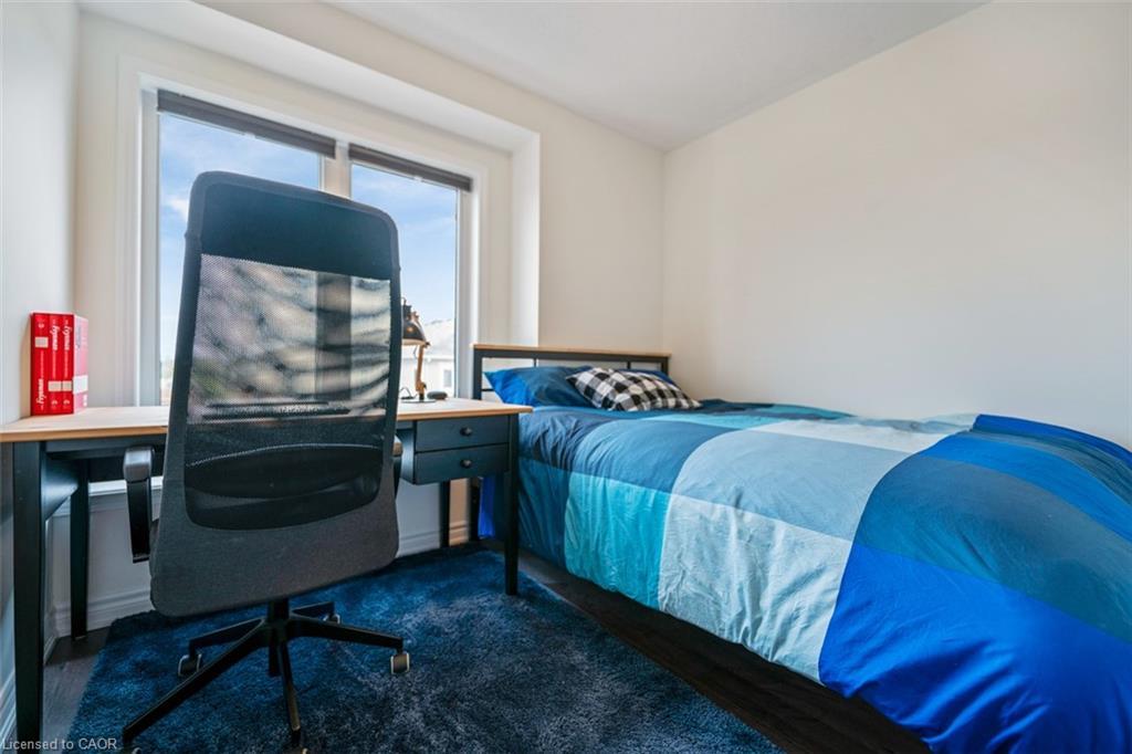 933 Apple Hill Lane, Kitchener, ON - Indoor Photo Showing Bedroom