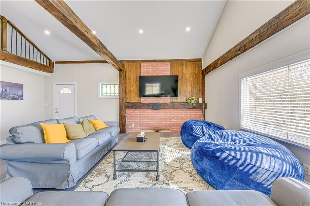 3590 Lakeshore Road, Lincoln, ON - Indoor